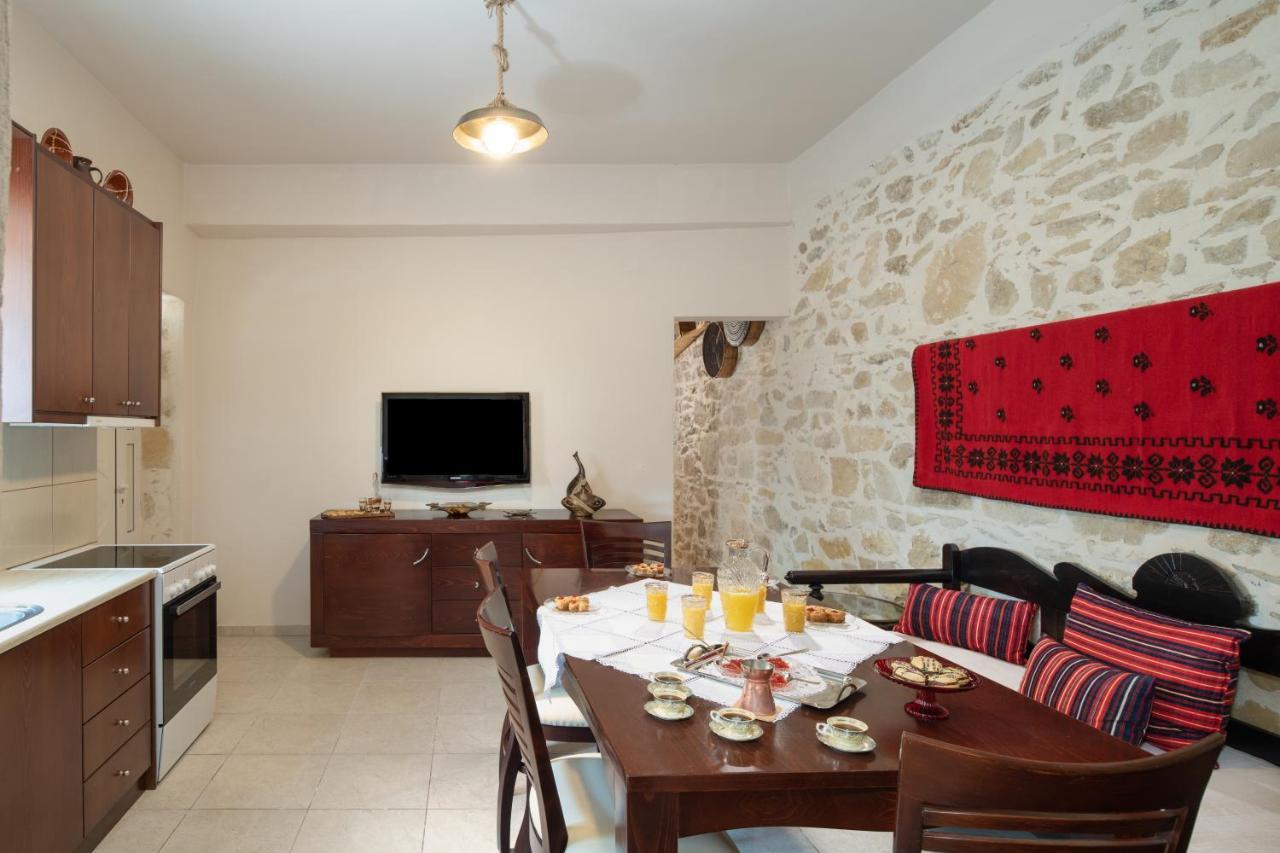 Zeus Traditional House Mitropolis  ภายนอก รูปภาพ